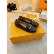 Louis Vuitton Low Shoes